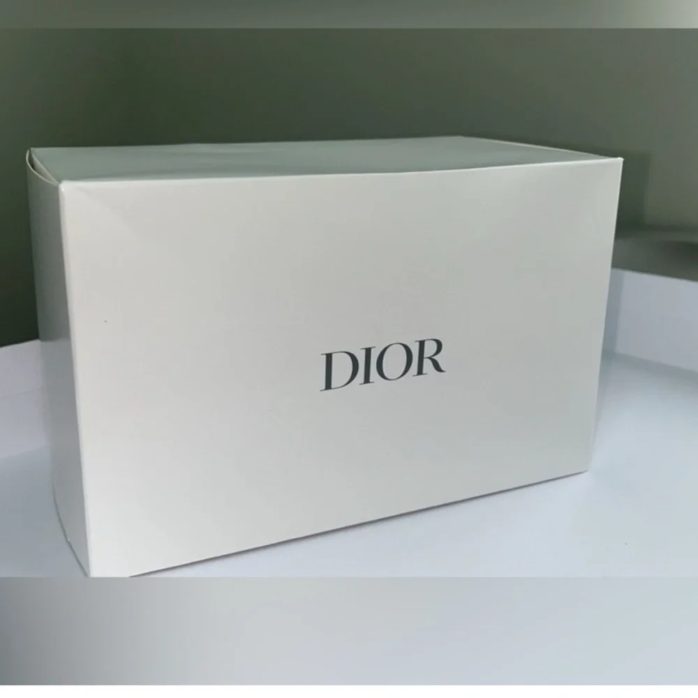New, unused and Authentic Dior Denim pouch
Limited Edition - Picture 2 of 7